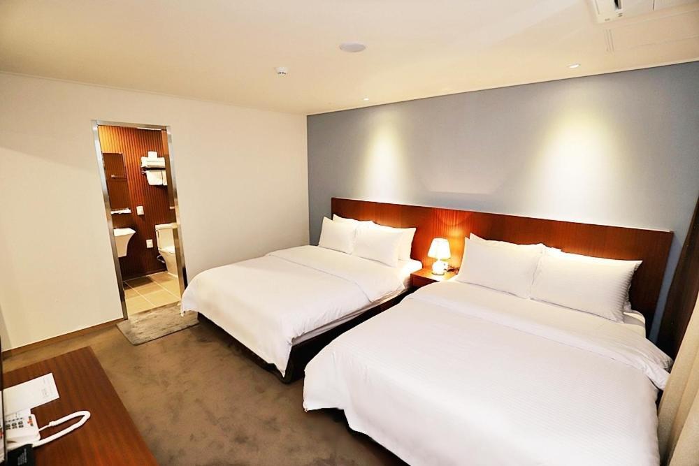 Sea Moon Tourist Hotel Инчон Екстериор снимка