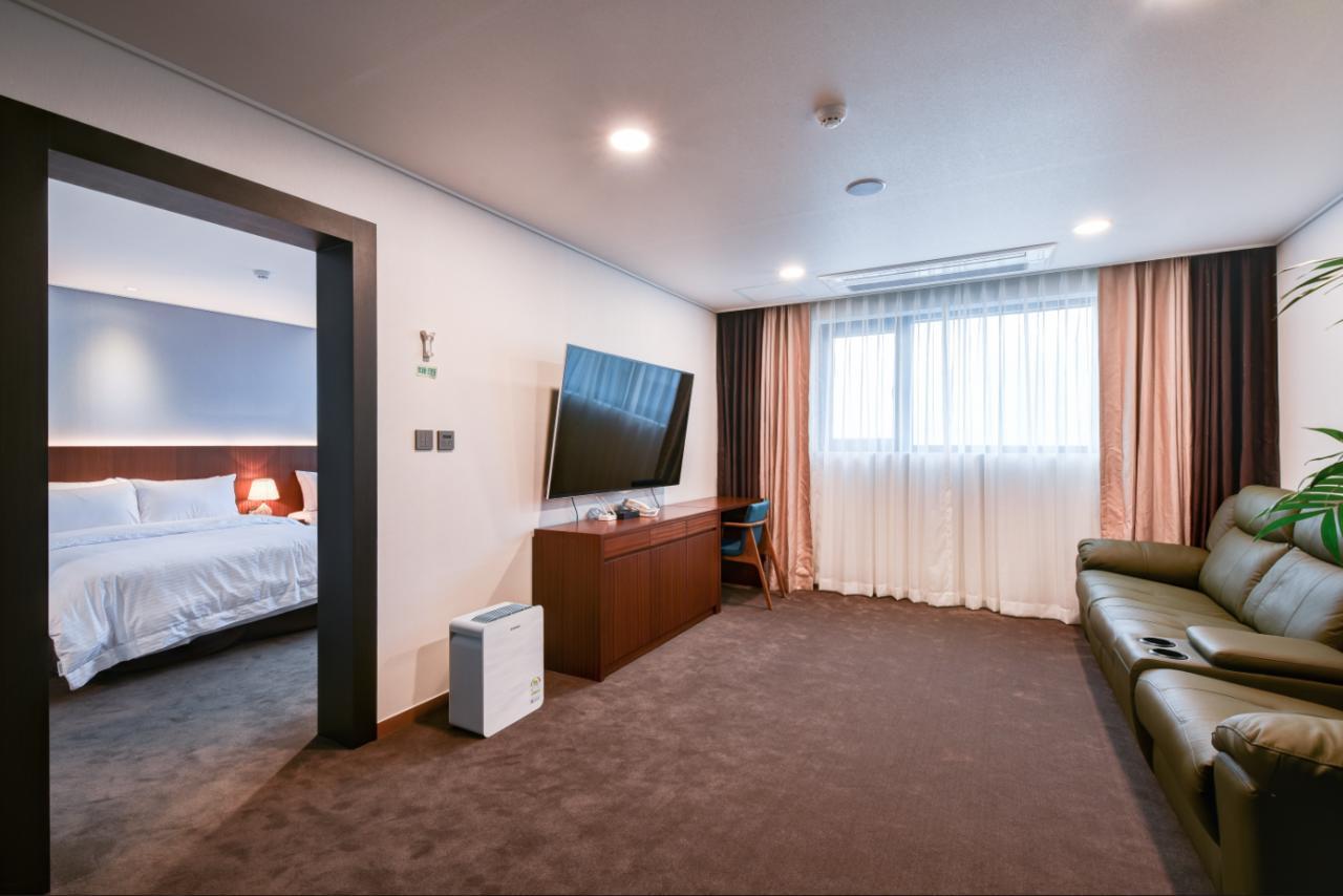 Sea Moon Tourist Hotel Инчон Екстериор снимка